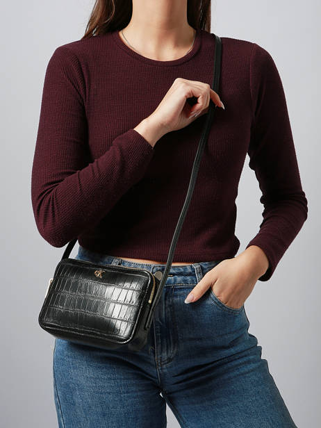 Cross Body Tas Croc Embossed Mono Calvin klein jeans Zwart croc embossed mono 4F3285G ander zicht 1